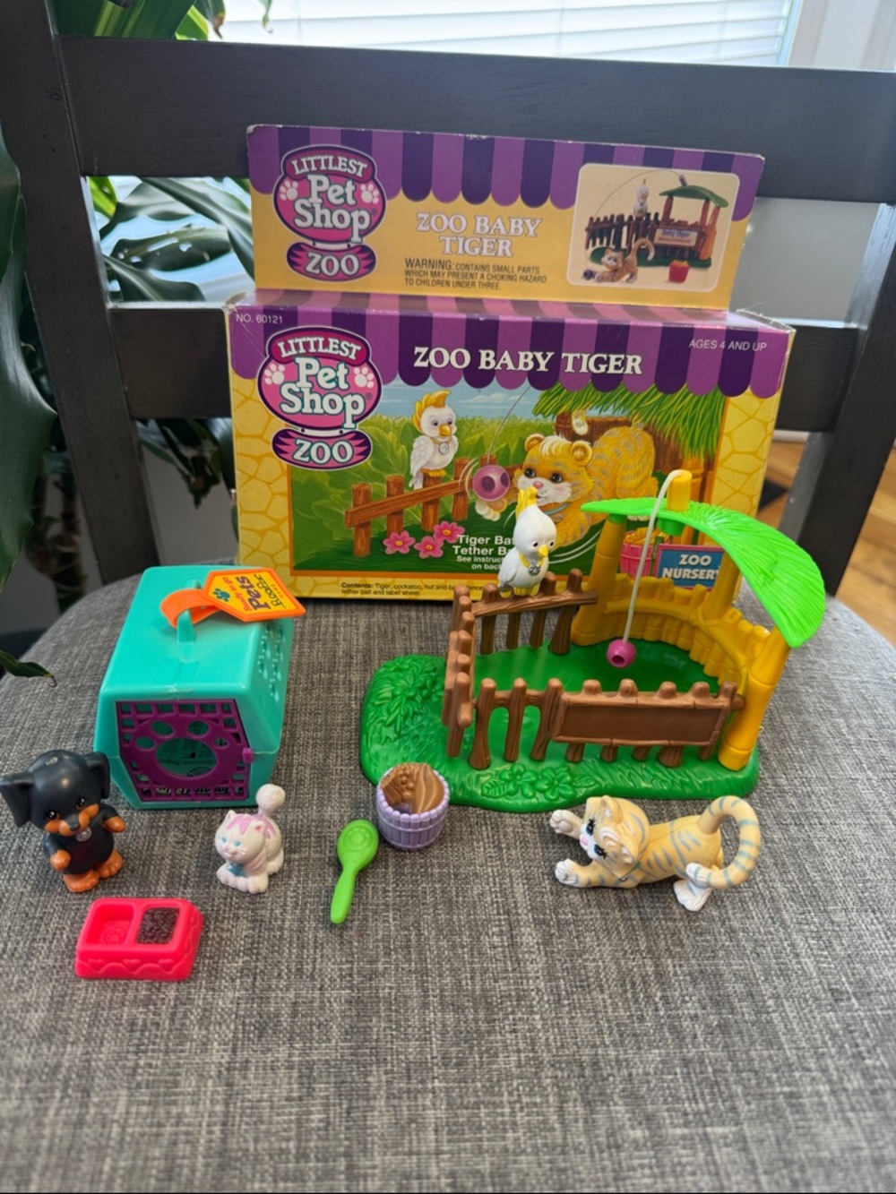 Littlest Pet Shop Zoo Baby Tiger and extras